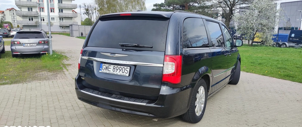 Chrysler Town &amp; Country cena 56500 przebieg: 238000, rok produkcji 2014 z Rumia małe 16